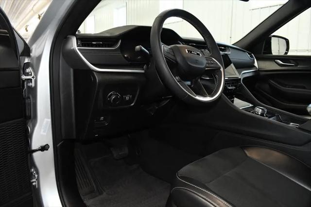 2025 Jeep Grand Cherokee Altitude 4x4