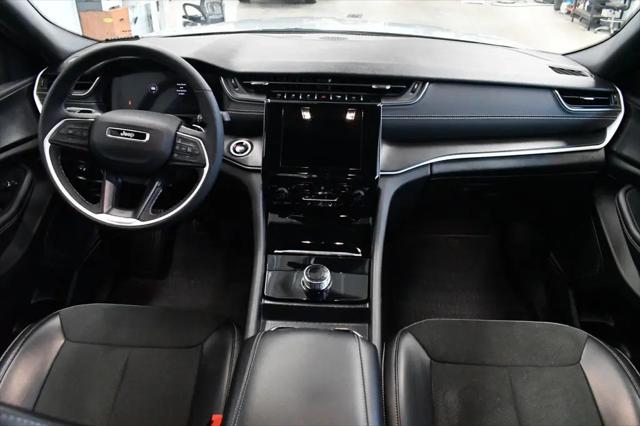 2025 Jeep Grand Cherokee Altitude 4x4