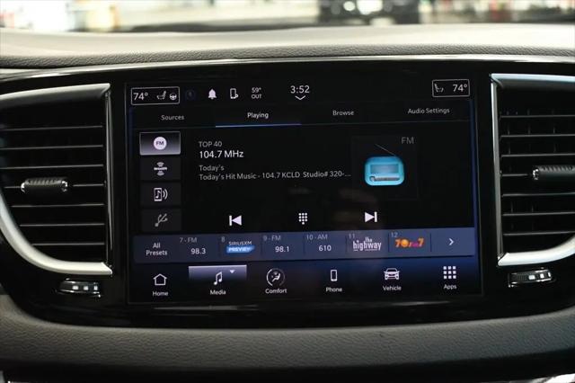 2023 Chrysler Pacifica Touring L