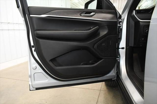 2026 Jeep Grand Cherokee L Altitude 4x4