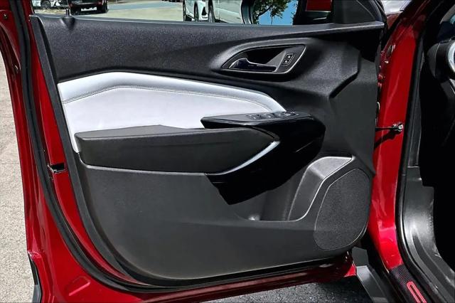 2024 Chevrolet Trax FWD LT