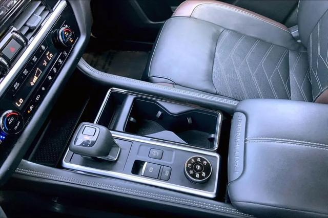 2023 Nissan Pathfinder Platinum 4WD