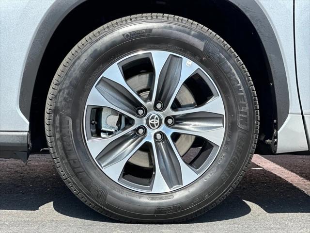 2025 Toyota Highlander XLE