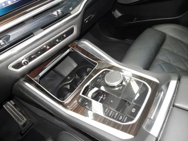 2025 BMW X6 xDrive40i