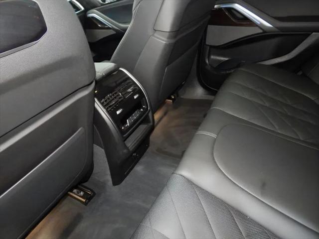 2025 BMW X6 xDrive40i