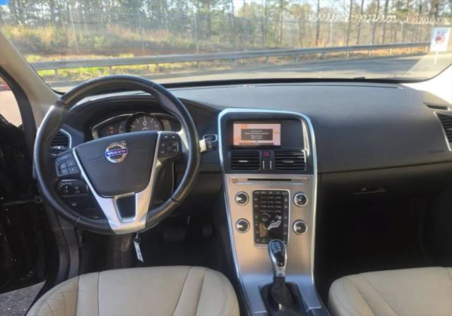2017 Volvo XC60 T5 Dynamic