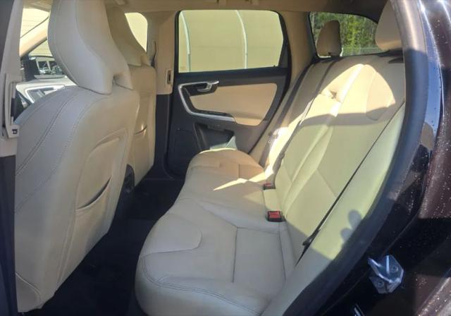 2017 Volvo XC60 T5 Dynamic