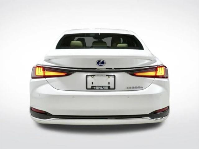 2021 Lexus ES 300h Ultra Luxury