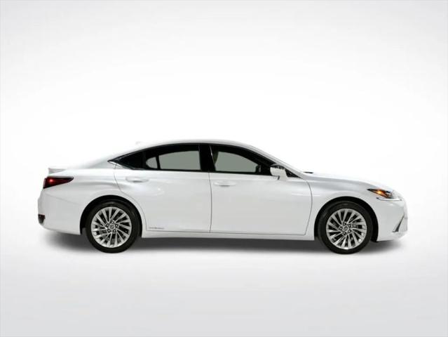 2021 Lexus ES 300h Ultra Luxury