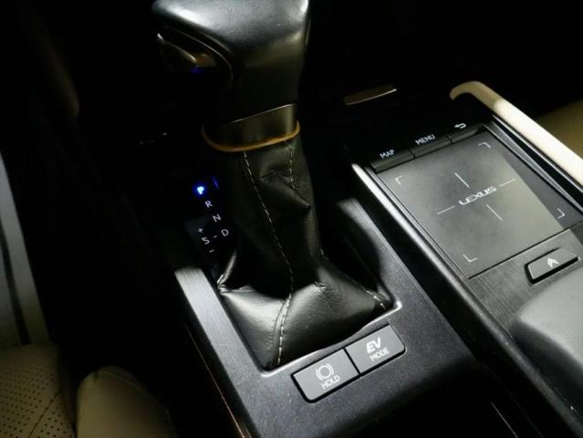 2021 Lexus ES 300h Ultra Luxury