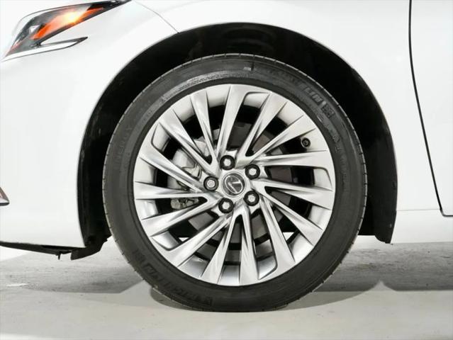 2021 Lexus ES 300h Ultra Luxury