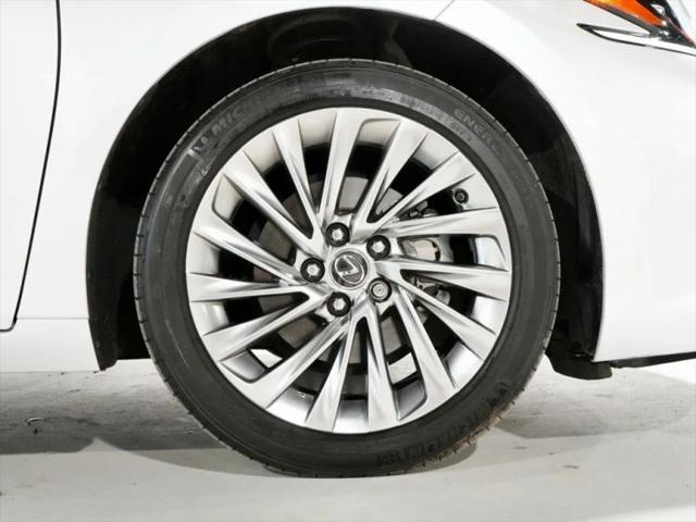 2021 Lexus ES 300h Ultra Luxury