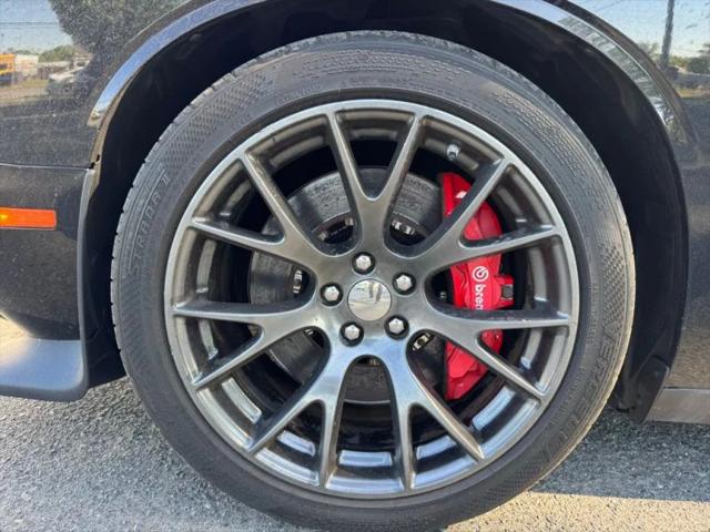 2016 Dodge Challenger SRT 392