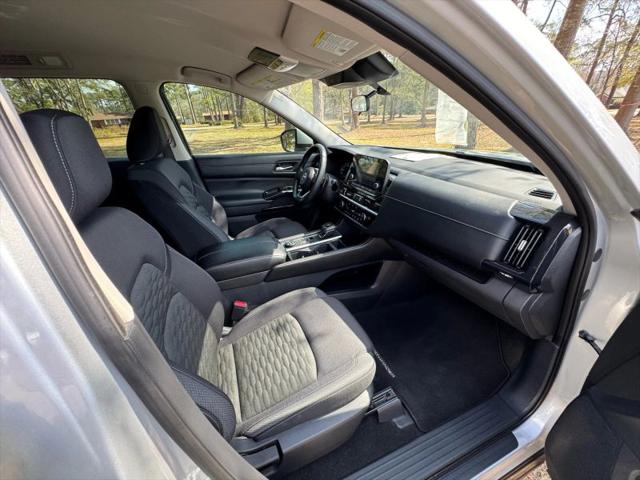 2022 Nissan Pathfinder SV 4WD