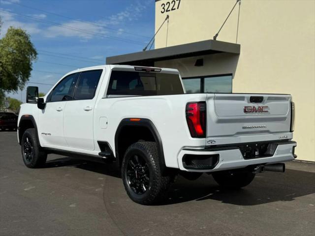 2024 GMC Sierra 2500HD 4WD Crew Cab Standard Bed AT4