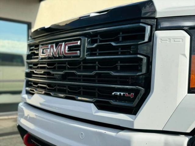 2024 GMC Sierra 2500HD 4WD Crew Cab Standard Bed AT4