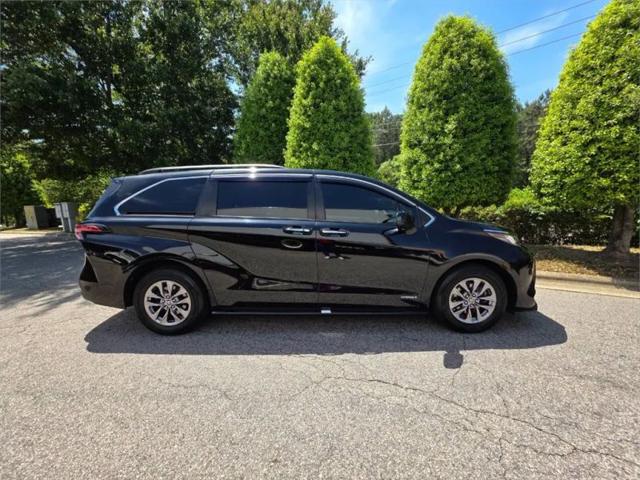 2021 Toyota Sienna XLE