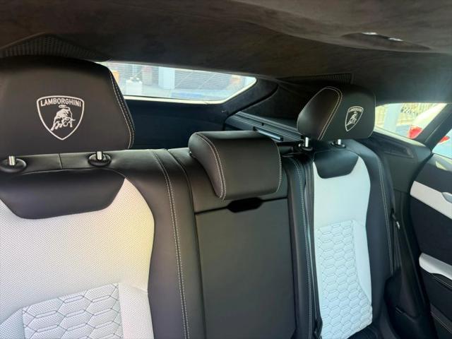2019 Lamborghini Urus Base