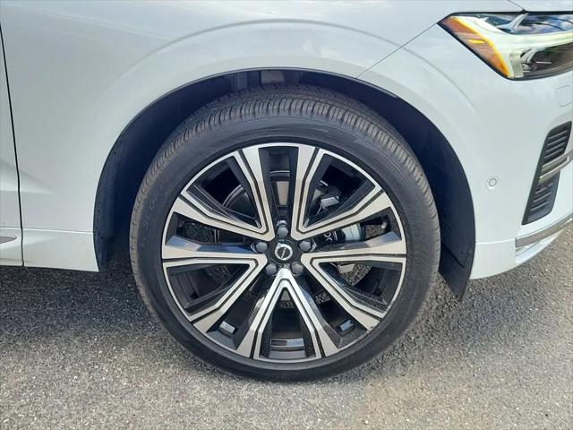 2023 Volvo XC60 B5 Ultimate Bright Theme