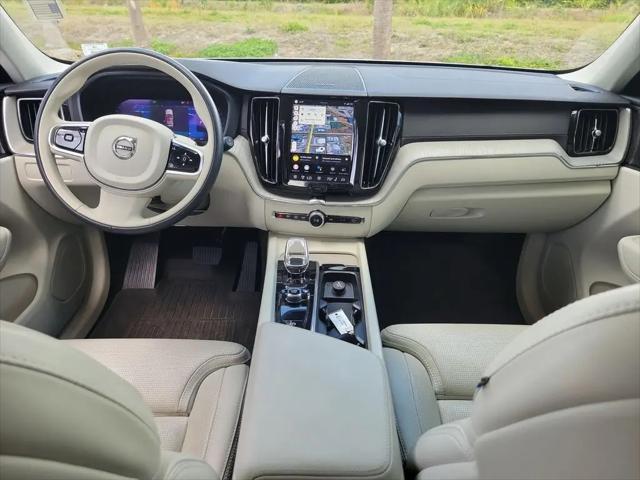 2023 Volvo XC60 B5 Ultimate Bright Theme