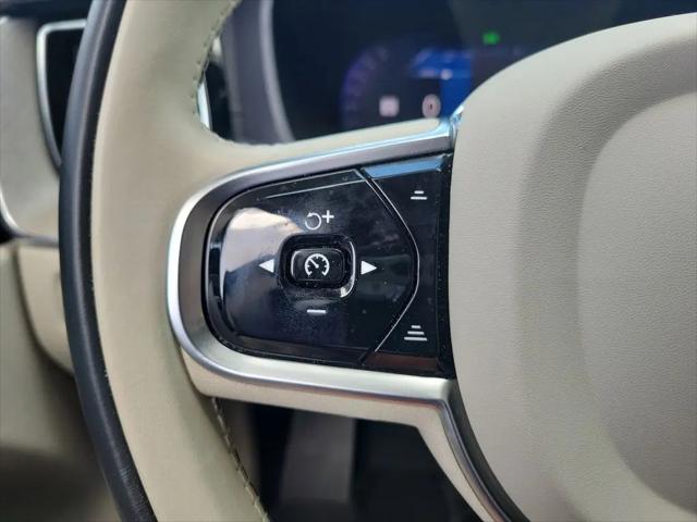 2023 Volvo XC60 B5 Ultimate Bright Theme