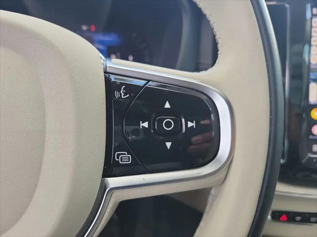 2023 Volvo XC60 B5 Ultimate Bright Theme
