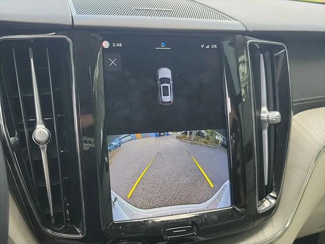 2023 Volvo XC60 B5 Ultimate Bright Theme
