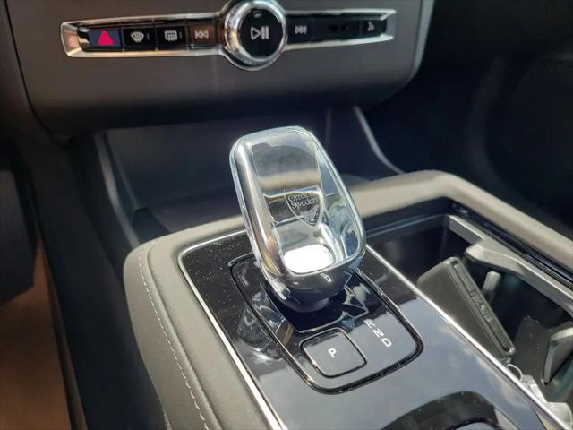 2026 Volvo XC90 Core, B5 AWD Gas (mild hybrid), Gasoline, Bright, 7 Seats