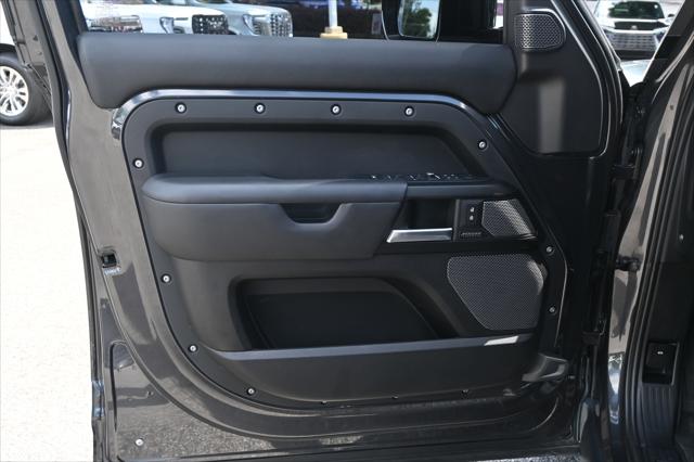 2023 Land Rover Defender 110 V8