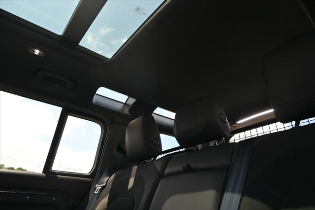 2023 Land Rover Defender 110 V8