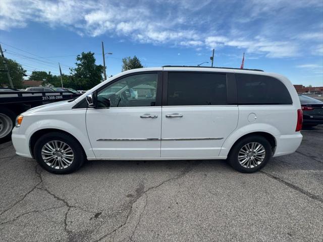 2015 Chrysler Town & Country Touring-L
