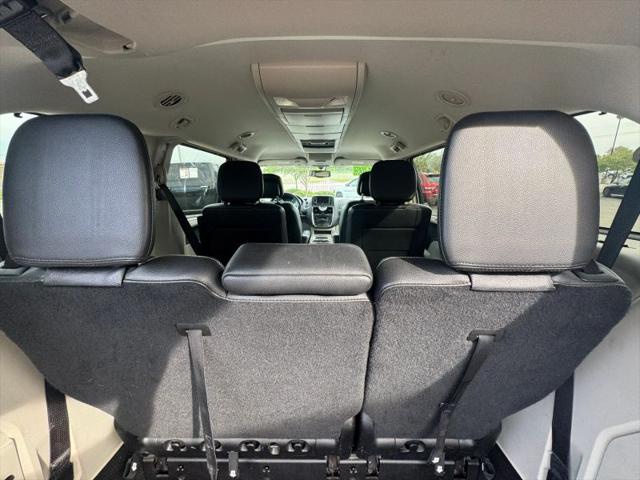 2015 Chrysler Town & Country Touring-L