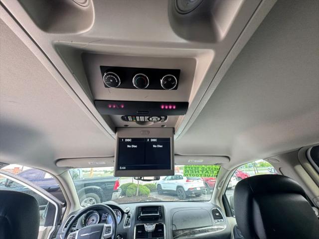 2015 Chrysler Town & Country Touring-L