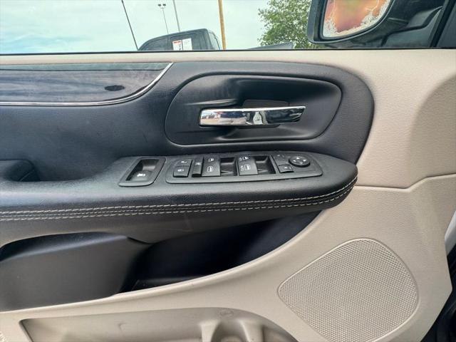 2015 Chrysler Town & Country Touring-L