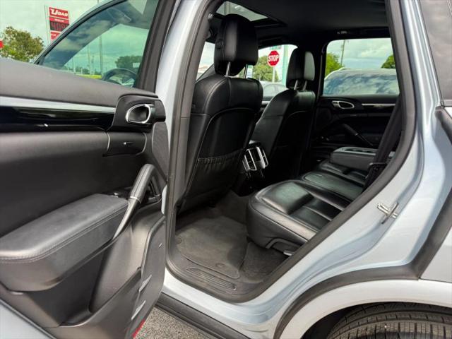 2017 Porsche Cayenne Platinum Edition