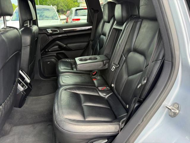 2017 Porsche Cayenne Platinum Edition