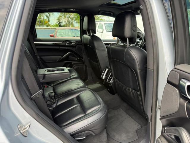 2017 Porsche Cayenne Platinum Edition