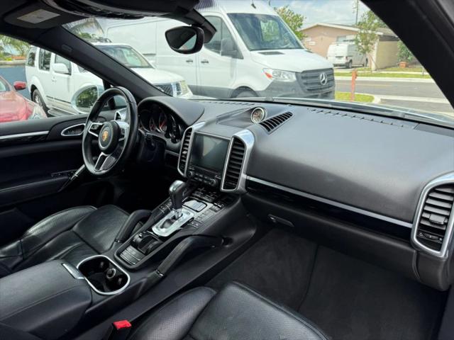 2017 Porsche Cayenne Platinum Edition
