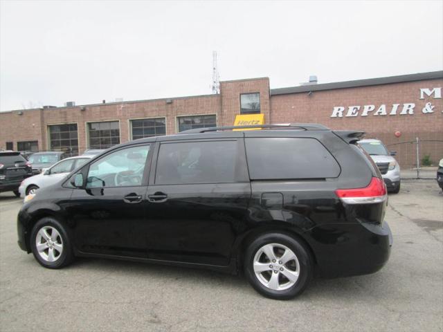 2013 Toyota Sienna LE V6 8 Passenger