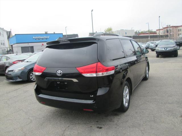 2013 Toyota Sienna LE V6 8 Passenger