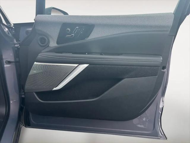 2025 Cadillac iQ Luxury 1 AWD