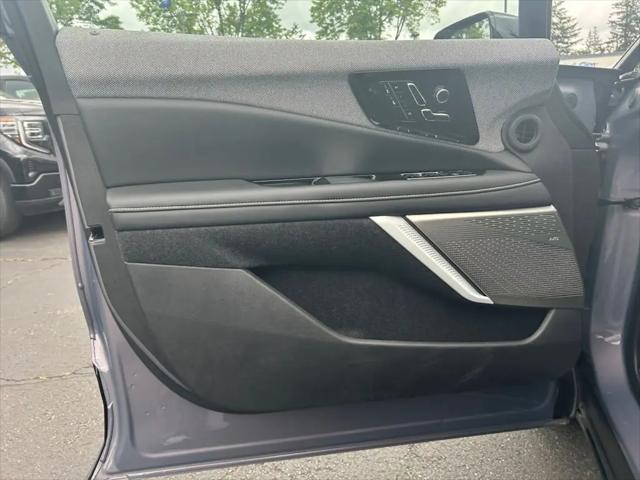 2025 Cadillac iQ Luxury 1 AWD