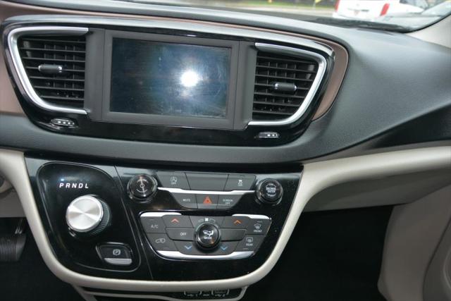 2021 Chrysler Voyager LXI
