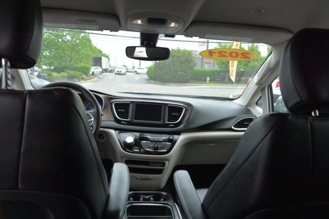 2021 Chrysler Voyager LXI