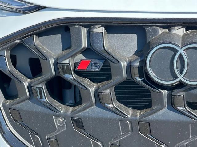 2025 Audi SQ5 Premium Plus TFSI quattro S tronic