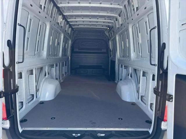 2025 Mercedes-Benz Sprinter 2500 High Roof 4-Cyl Diesel