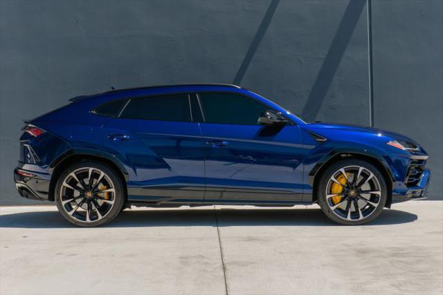 2021 Lamborghini Urus Base