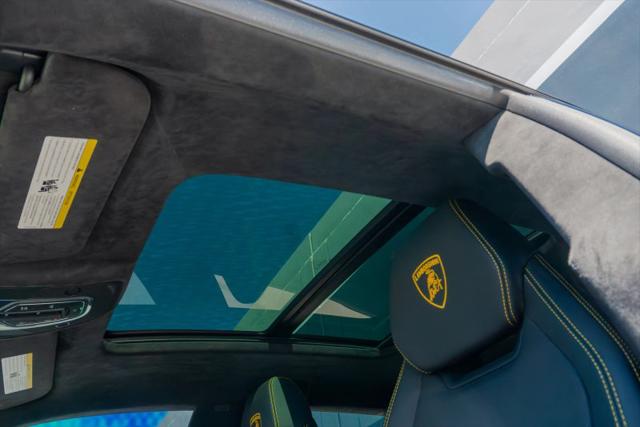2021 Lamborghini Urus Base