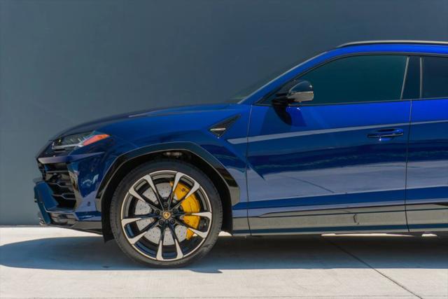 2021 Lamborghini Urus Base