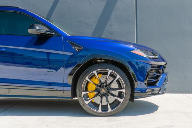 2021 Lamborghini Urus Base